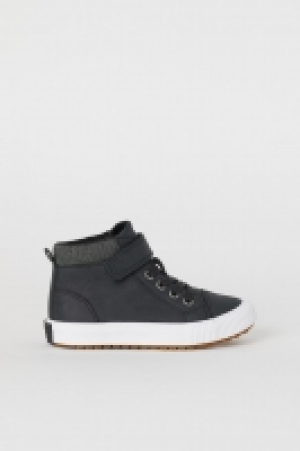 Hohe Sneaker CHF 7.95
