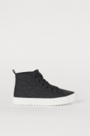 Sneaker mit Teddyfutter CHF 17.95