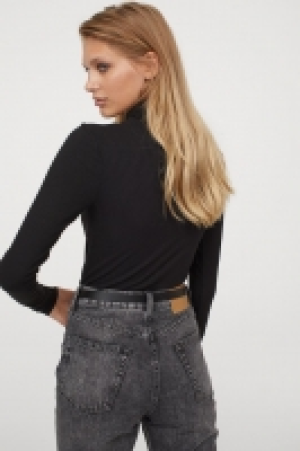 Geripptes Rollkragenshirt CHF 11.95