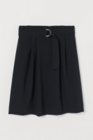 Jupe mit Gürtel CHF 9.95