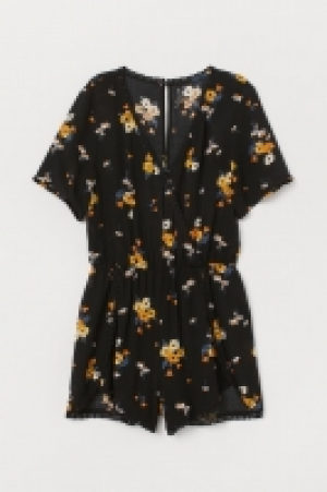 Jumpsuit mit V-Ausschnitt CHF 10.45