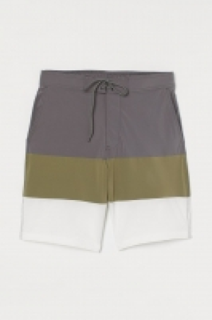Knielange Badeshorts CHF 19.95