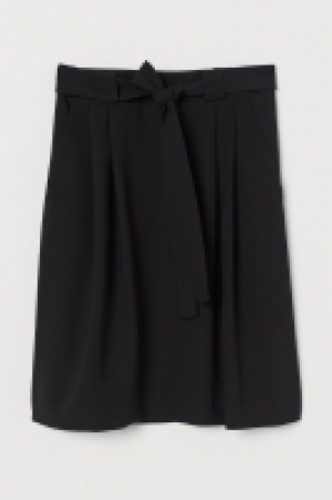 Jupe mit Bindegürtel CHF 15.95