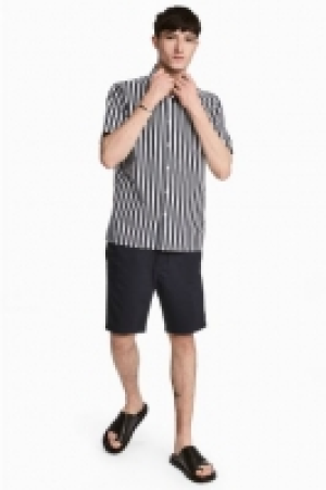 HM  Knielange Shorts mit Stretch