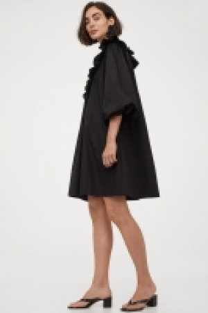 Baumwollkleid mit Volant CHF 23.95
