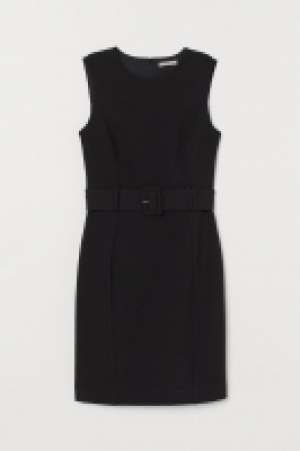 Kleid mit Gürtel CHF 30.95