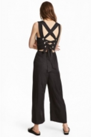 HM  Jumpsuit mit Schnürung