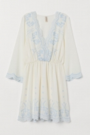 Kleid mit Stickereien CHF 27.45
