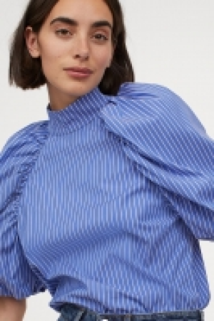 Bluse mit voluminösen Ärmeln CHF 34.95