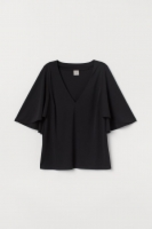 Shirt mit V-Ausschnitt CHF 10.45