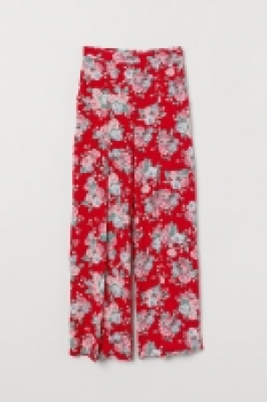 Hose mit Beinschlitzen CHF 15.45