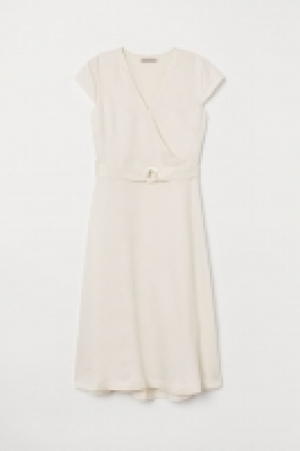 Kleid mit Gürtel CHF 20.95