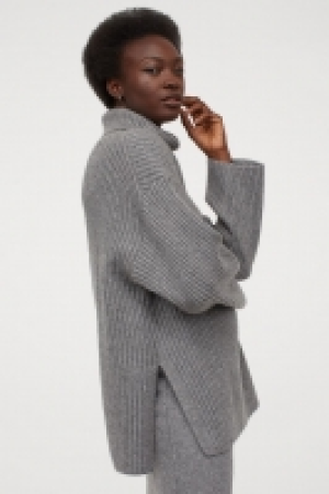 Gerippter Rollkragenpullover CHF 27.95
