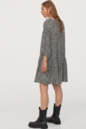 Kleid mit Ballonärmeln CHF 9.95