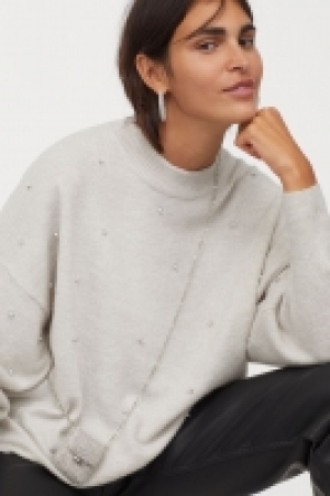 Pullover mit Nieten CHF 14.95
