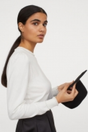 Pullover mit Perlen CHF 24.95