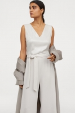 Jumpsuit mit V-Ausschnitt CHF 29.95