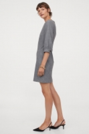 Tailliertes Kleid CHF 24.95
