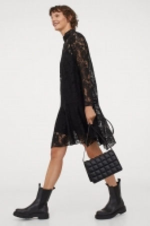 Spitzenkleid mit Stehkragen CHF 9.95
