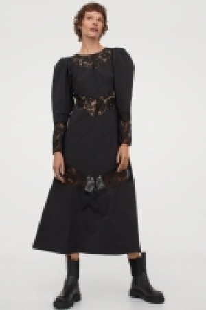 HM  Kleid mit Spitzenborten