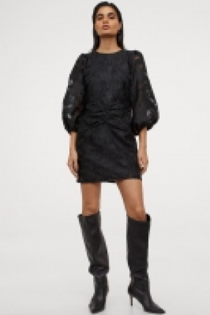 Brokatkleid mit Puffärmeln CHF 44.95