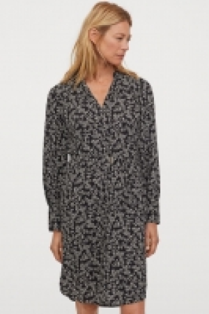 Kleid mit Gürtel CHF 18.95