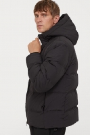 Puffer Jacket mit Kapuze CHF 119.00