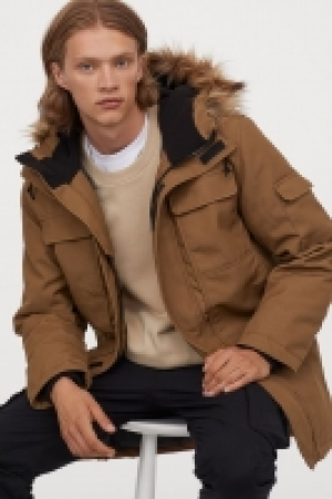 Parka mit warmem Futter CHF 99.00