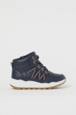 Hohe Sneaker CHF 19.95