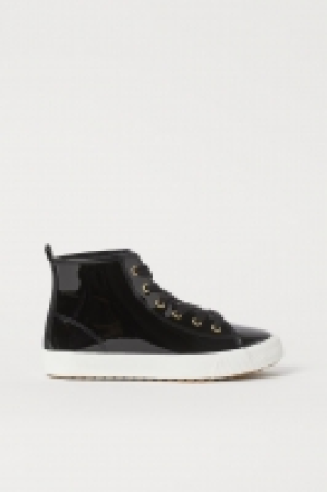 Hohe Sneaker mit Teddyfutter CHF 15.95