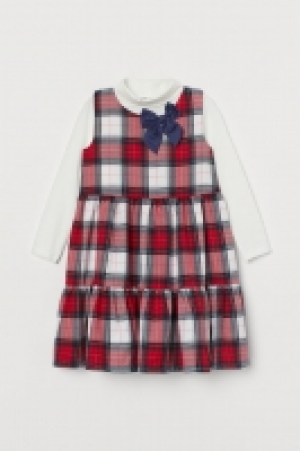 HM  Kleid und Rollkragenshirt