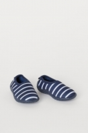 Badeschuhe aus Scuba CHF 8.95