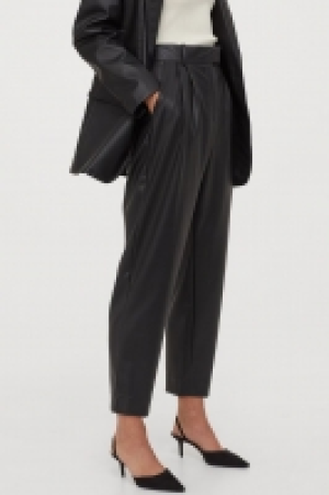 Hose aus Lederimitat CHF 19.95