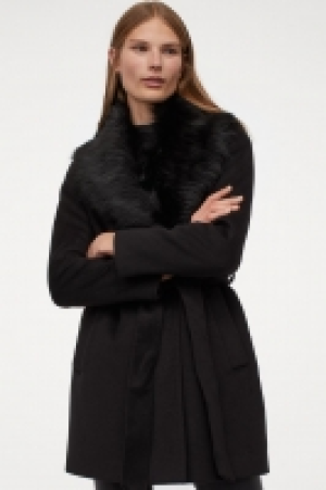 Mantel mit Faux-fur-Kragen CHF 47.95