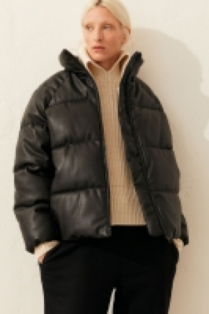 Puffer Jacket aus Lederimitat CHF 59.95