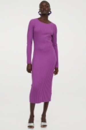 Geripptes Strickkleid CHF 24.95