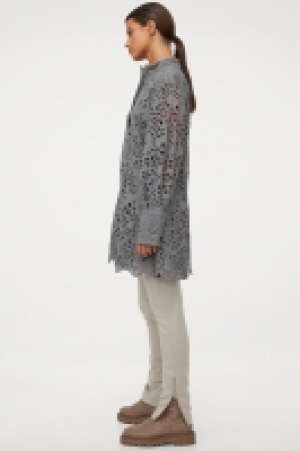 Kleid mit Broderie Anglaise CHF 49.95
