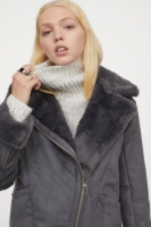 Jacke mit Faux-fur-Kragen CHF 47.95