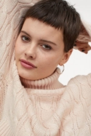 Rollkragenpulli mit Zopfmuster CHF 18.95
