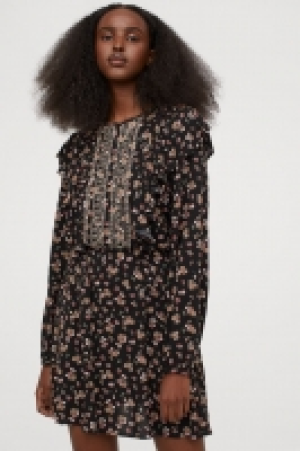 Kleid mit Stickereien CHF 25.95