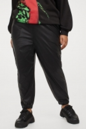 Joggers aus Lederimitat CHF 18.95