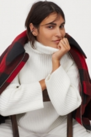 Gerippter Rollkragenpullover CHF 28.95