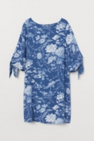 Kleid mit Bindedetail CHF 16.95