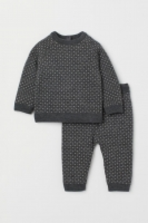 Pullover und Hose aus Wolle CHF 30.95