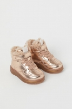 Sneaker mit Teddyfutter CHF 16.95
