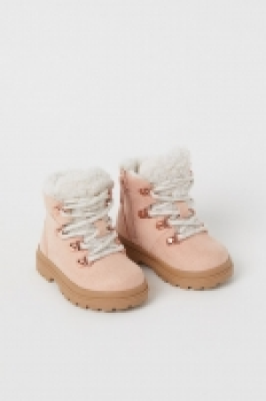Schnürstiefel mit Teddyfutter CHF 19.95