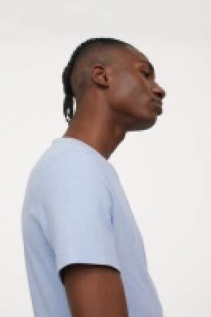 V-Shirt Slim Fit CHF 9.95