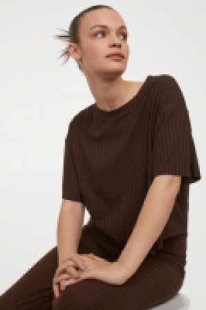 Geripptes Cropped Shirt CHF 6.95