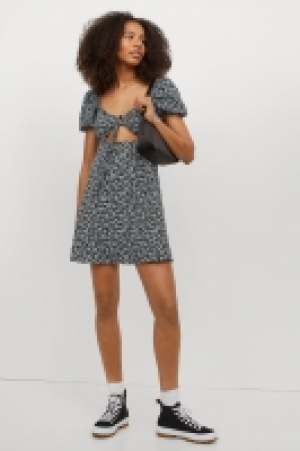 Kleid mit Puffärmeln