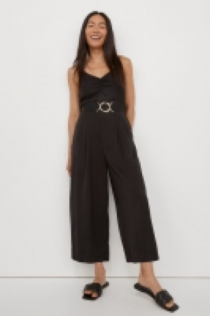Jumpsuit mit Bindegürtel CHF 19.95
